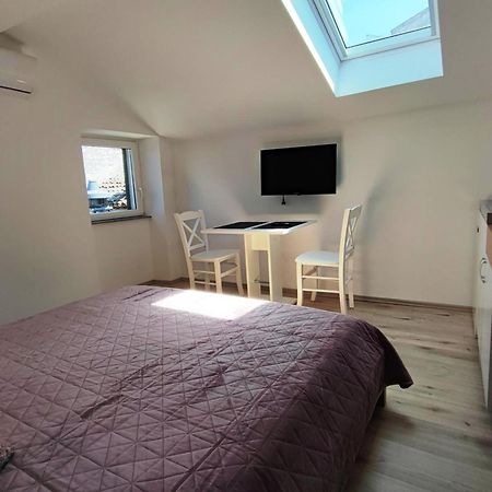 Ferienwohnung Crystal Deluxe Rovinj Exterior foto
