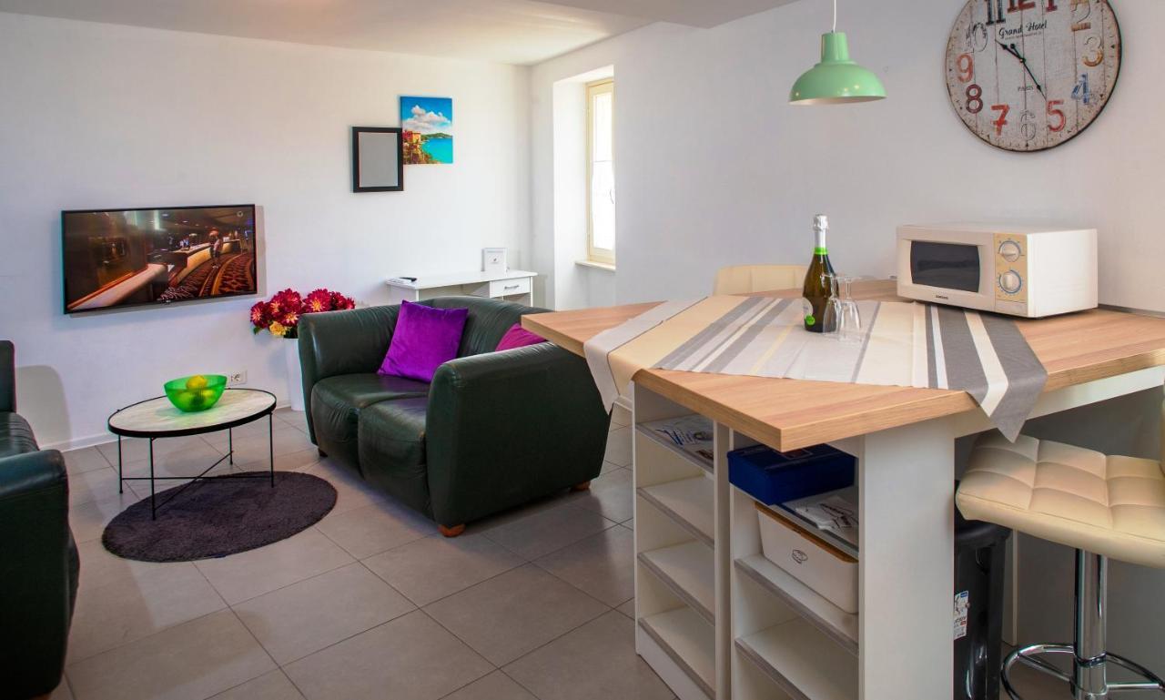 Ferienwohnung Crystal Deluxe Rovinj Exterior foto
