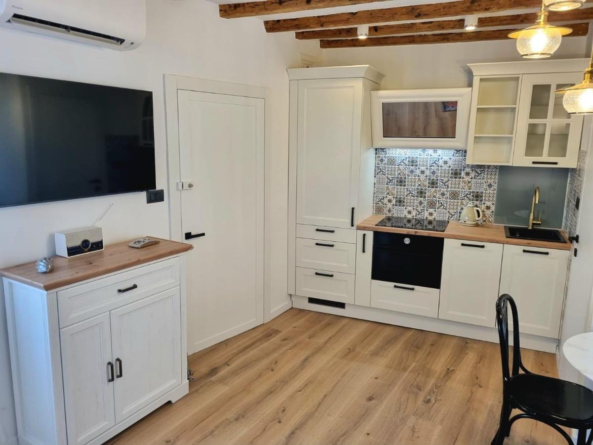 Ferienwohnung Crystal Deluxe Rovinj Exterior foto