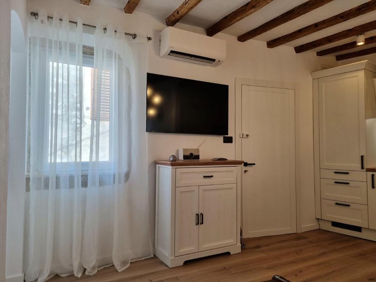 Ferienwohnung Crystal Deluxe Rovinj Exterior foto