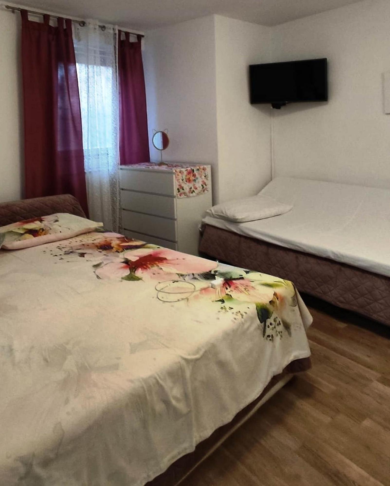 Ferienwohnung Crystal Deluxe Rovinj Exterior foto